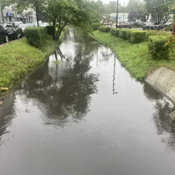 Radomka równo z brzegiem, ulica Reymonta zamknięta