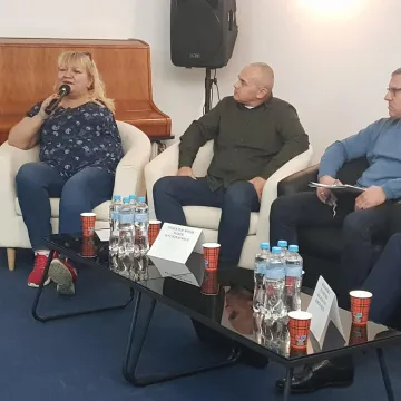 W Radomsku debatowano nad przyszłością starego basenu