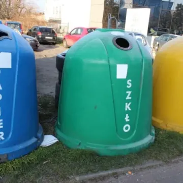 Dzwon zamiast butelkomatu?