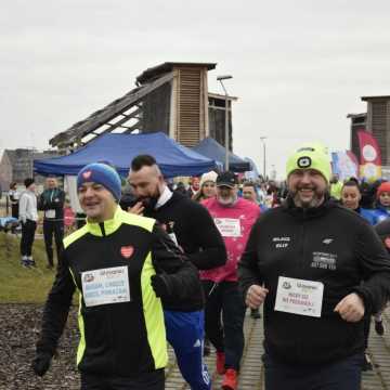 [WIDEO] Glinianki parkRUN w Radomsku. Bieg dla zdrowia i WOŚP 2025