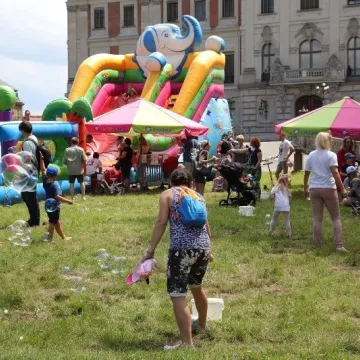 Każdy może puszczać bańki. Bubble Day w Radomsku