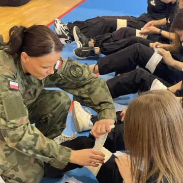 Uczniowie klas mundurowych z Radomska uczestniczyli w manewrach WOT