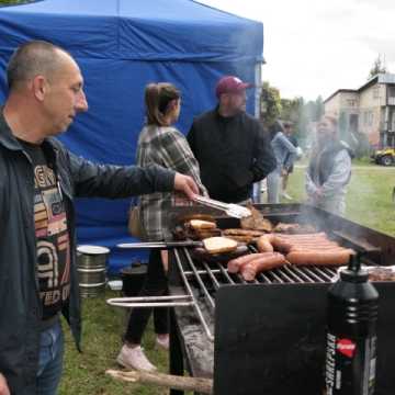 Jesienny piknik z KGW „Grzebień i Wyczesane”. Była pomoc, zabawa i integracja