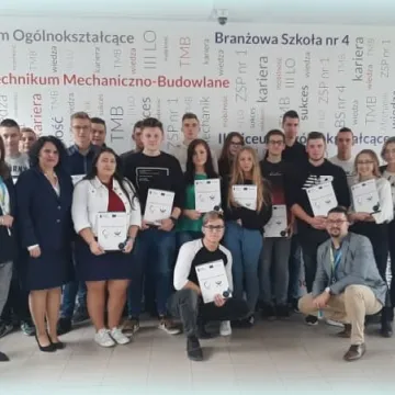 „Praktyka czyni mistrza”. Podsumowanie unijnego projektu w „Mechaniku”