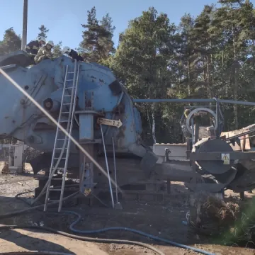 Pożar rozdrabniarki na złomowisku