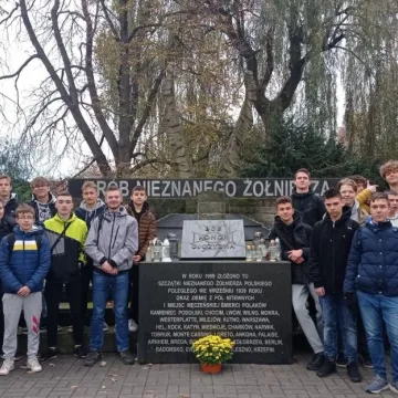 Szkoła Pamięta. Akcja uczniów i nauczycieli z „Mechanika”