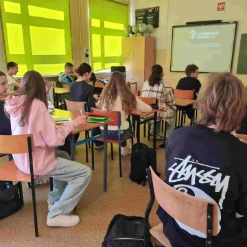 Hejt, trolling i memy. Lekcja prawa w Dobryszycach