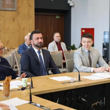 Ostatnia w tej kadencji sesja Rady Miejskiej w Radomsku. Została zwołana w trybie nadzwyczajnym