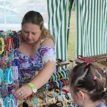 Niedośpielin z pucharem wójta