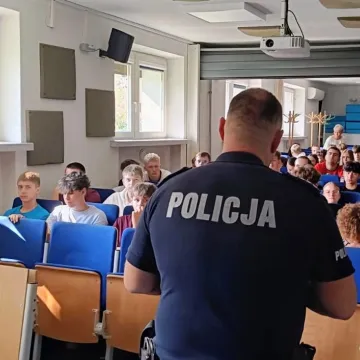 O bezpieczeństwie, hejcie i odpowiedzialności prawnej w ZSDiOŚ w Radomsku