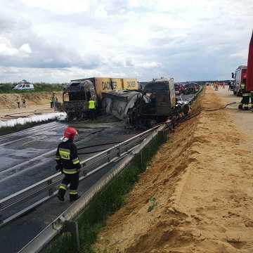 Wypadek w Bogusławicach na DK1. Zderzyły się ciężarówki i autokar