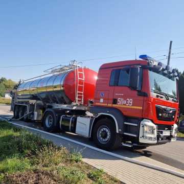 Budynek gospodarczy stanął w płomieniach w Krzywanicach