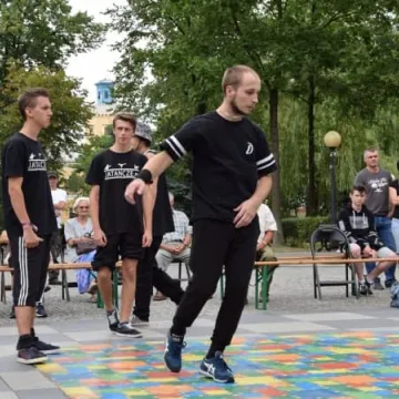 Breakdance na placu 3 Maja
