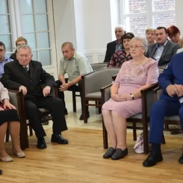 8 par obchodziło Złote Gody