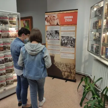 „Rodzina Bogiem silna” w bibliotece w Radomsku