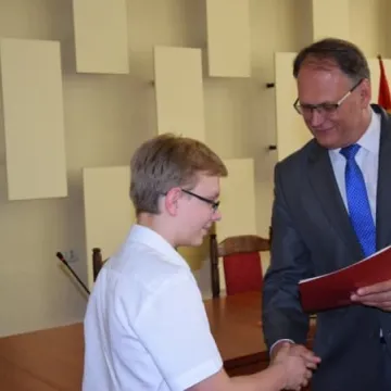 Prezydent nagrodził najlepszych uczniów