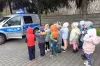 Przedszkolaki odwiedziły komendę policji. Zobaczyły m.in. areszt