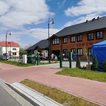 Aż 23 pensjonariuszy DPS w Kleszczowie trafiło do szpitala w Radomsku!