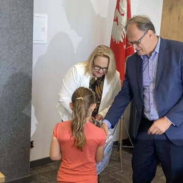 Energetyczne tornistry trafiły do pierwszoklasistów z Radomska