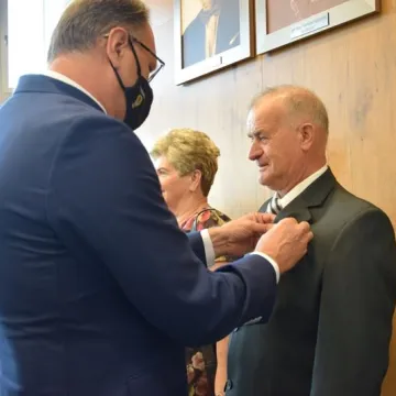 „Złoci” małżonkowie odznaczeni medalami