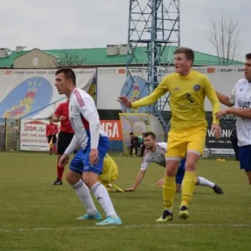 RKS Radomsko remisuje z Bronią Radom 1:1