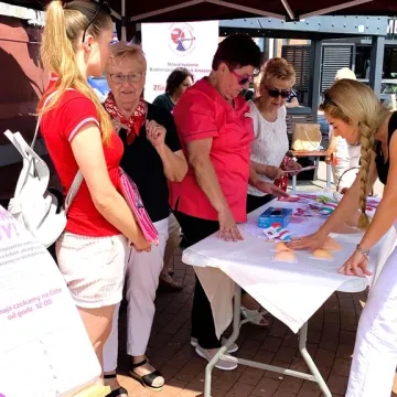 „Dziś badamy nie tylko mamy” – akcja klubu „Amazonek” w Radomsku