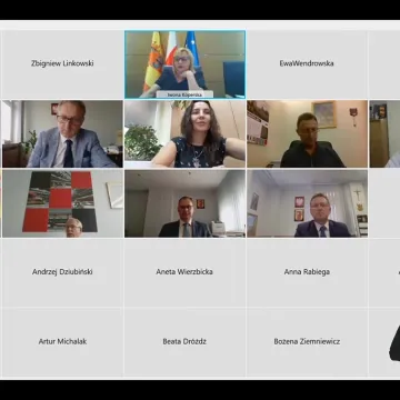 Zarząd województwa łódzkiego z wotum zaufania i absolutorium