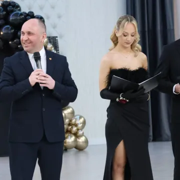 Studniówka uczniów „Drzewniaka” w Kobielach Wielkich