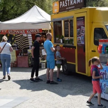 Food trucki opanowały plac 3 Maja