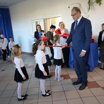 Pierwszoklasiści z PSP 10 w Radomsku złożyli ślubowanie
