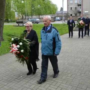 Kwiaty w 72. rocznicę zakończenia wojny 