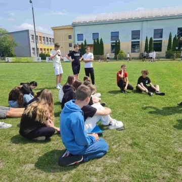 Lekcja patriotyzmu i bezpieczeństwa w ZSP w Dobryszycach