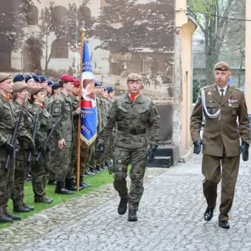 W Radomsku oddano hołd bohaterom. Był apel i salwa honorowa