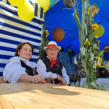 Słodka zabawa z miodem w Gomunicach