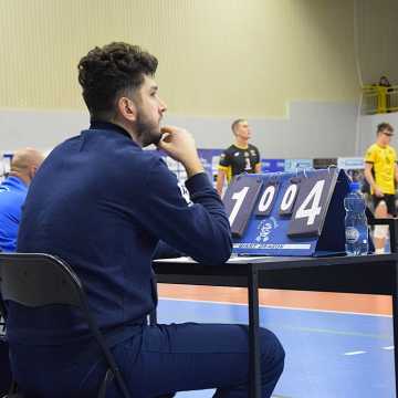 Emocje na parkiecie. METPRIM Volley Radomsko zwycięża ze Skrą II Bełchatów