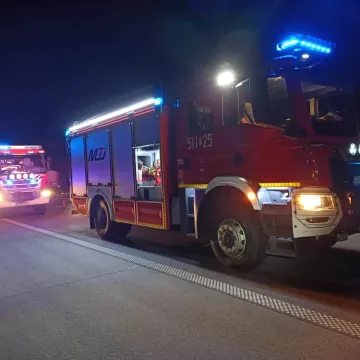 Pęknięta opona na A1 zaprowadziła 41-latka za kratki