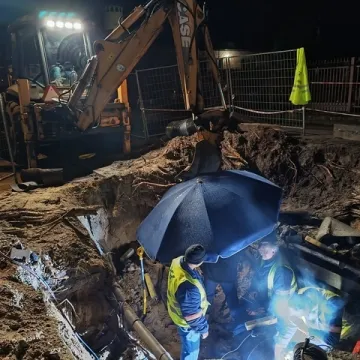 [AKTUALIZACJA] PGK w Radomsku: W nocy powinno popłynąć ciepło. Element sieci został wymieniony