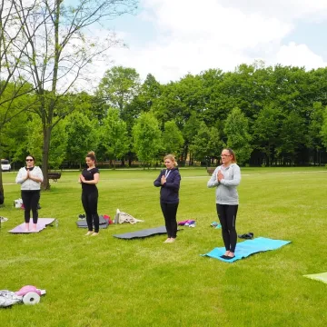 Mamy ćwiczyły jogę