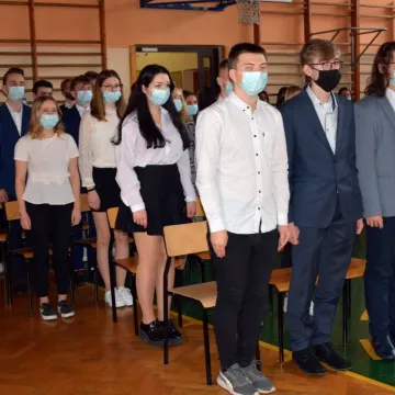 Ślubowanie uczniów przedborskiego liceum