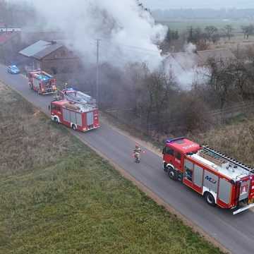 Pożar pustostanu w Szpinalowie w gminie Kamieńsk