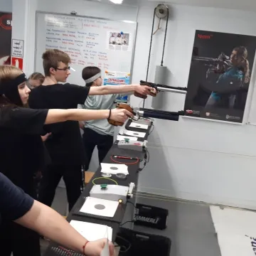 Strzeleckie Święto Kobiet z udziałem pistoleciarzy OKSS „10-tka”