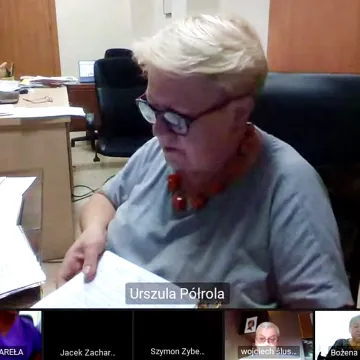 Powiatowi radni obradowali zdalnie