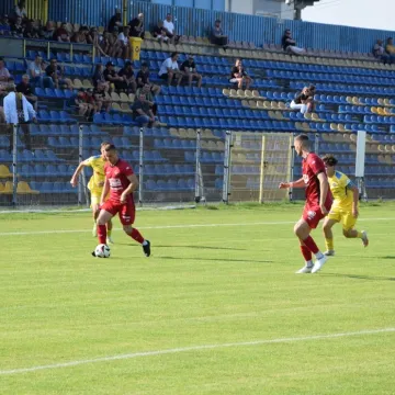 RKS Radomsko remisuje w końcówce meczu z Ceramiką  Opoczno