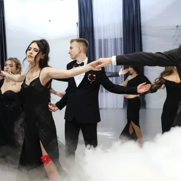 Studniówka uczniów „Drzewniaka” w Kobielach Wielkich