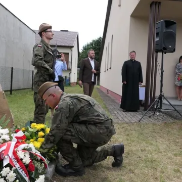 W Kocierzowach oddano hołd żołnierzom i lotnikom 1944 roku