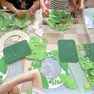 Emocje i wiosna na warsztatach kartonowych w Muzeum Regionalnym w Radomsku