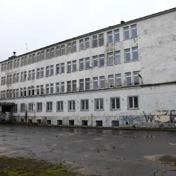 Piotrków Tryb.: totalna metamorfoza SP12 i II LO