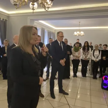 W Radomsku znów zasiedli do wspólnej Wigilii. 150 osób przy jednym stole