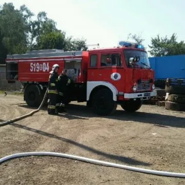 Pożar podkładów kolejowych w Kamieńsku