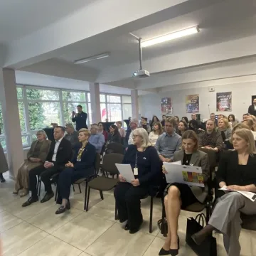 Jak pomóc młodym wybrać przyszłość? Konferencja edukacyjna w ZSP nr 1 w Radomsku